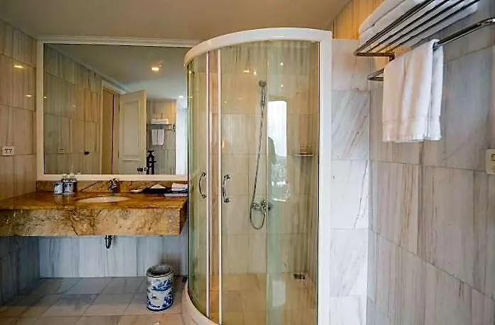 Dream Hotel