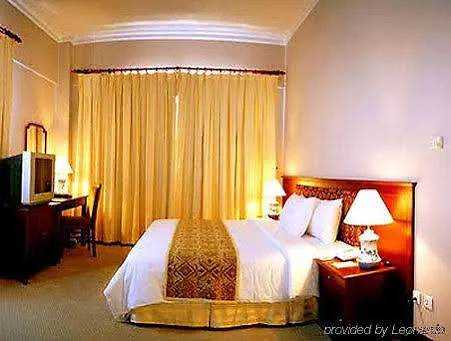 Dream Hotel 4*