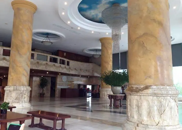 Dream Hotel 4*